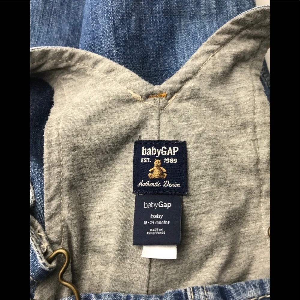 GAP baby lined